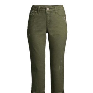 TIME and TRU Women's Mid Rise Capri Pants - green